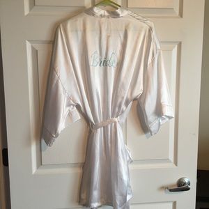 White bride robe
